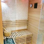 Capsule Springfield - Balnéo -sauna - Billard *