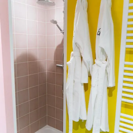 Capsule Springfield - Balneo -sauna - Billard Apartament *